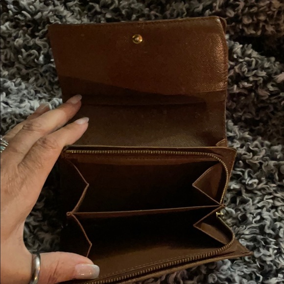 LOUIS VUITTON WALLET - Picture 3 of 9